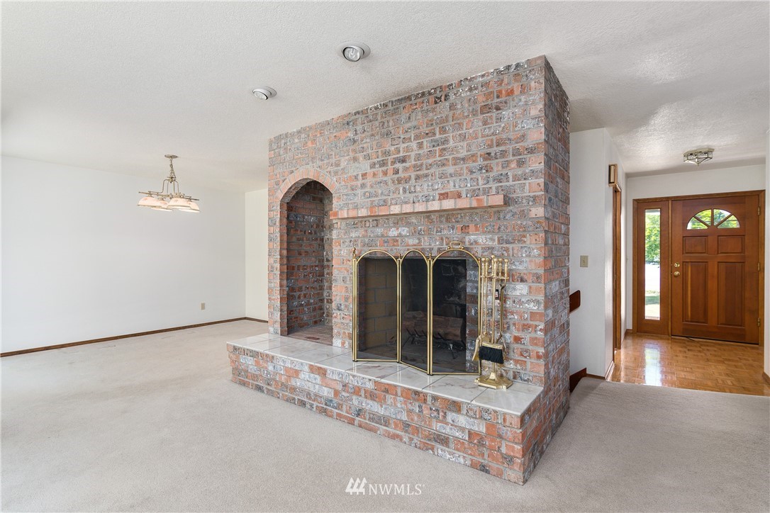 3200 Virginia Way Longview, WA 98632 - Photo 4 of 29 Gallery Image 4