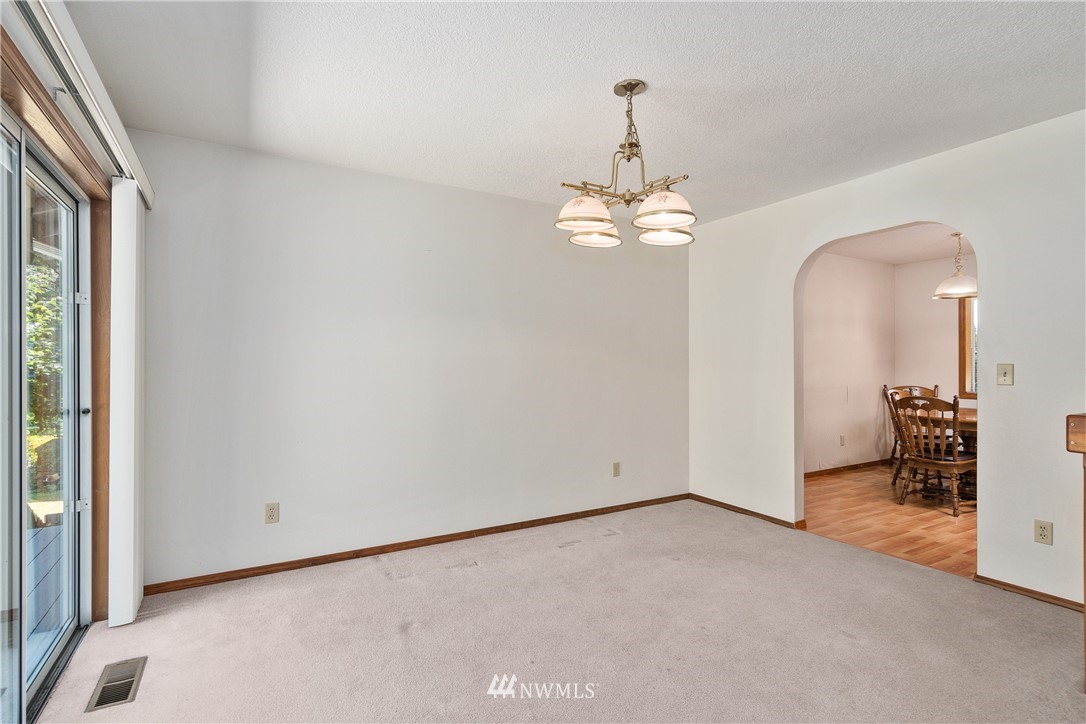 3200 Virginia Way Longview, WA 98632 - Photo 5 of 29 Gallery Image 5