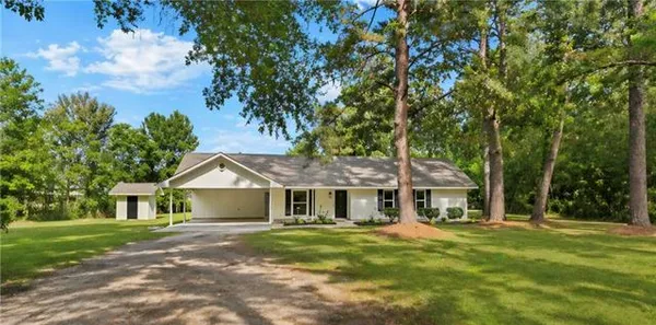 $2,300 | 22294 Fletcher Road, Ponchatoula, LA 70454