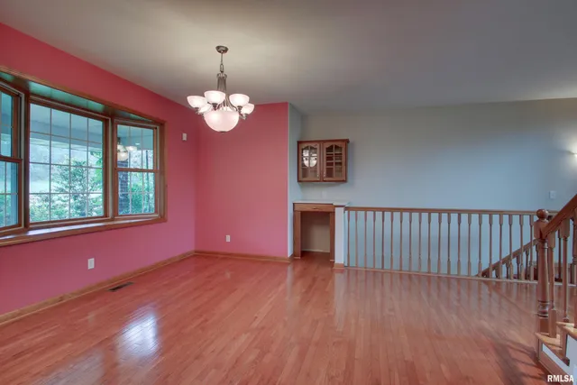 $522,500 | 900 Lucinda Lane, Quincy, IL 62305