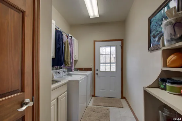 $522,500 | 900 Lucinda Lane, Quincy, IL 62305