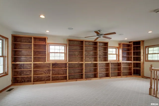 $522,500 | 900 Lucinda Lane, Quincy, IL 62305