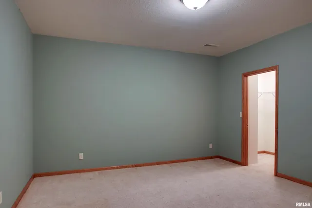 $522,500 | 900 Lucinda Lane, Quincy, IL 62305