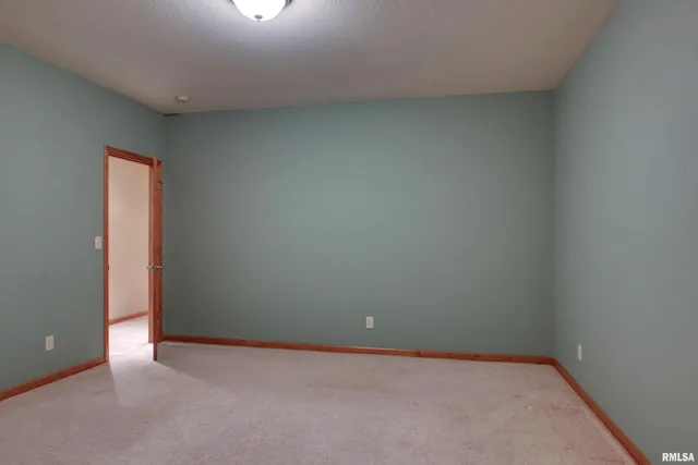 $522,500 | 900 Lucinda Lane, Quincy, IL 62305