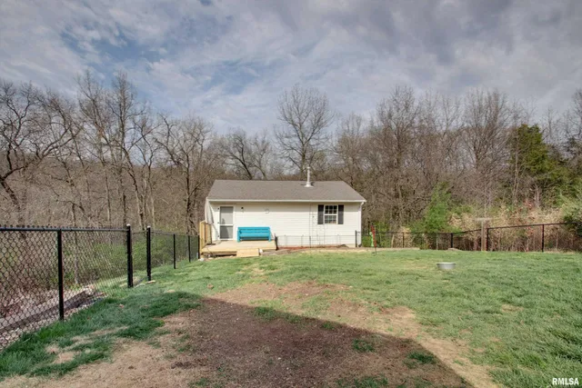 $522,500 | 900 Lucinda Lane, Quincy, IL 62305