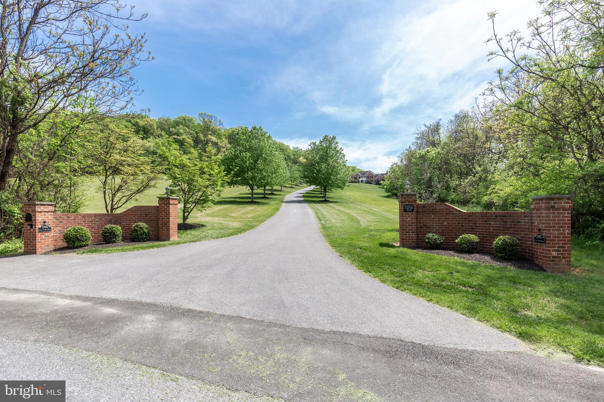 2995 Sams Creek Road New Windsor, MD 21776 - Photo 12 of 126 long paved private driveway