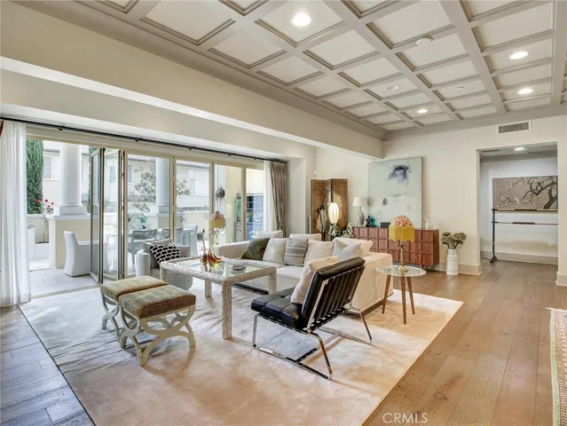 $3,100,000 | 112 South Orange Grove Boulevard, Unit 109, Pasadena, CA 91105