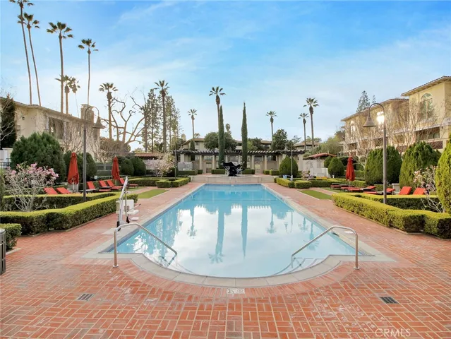 $3,100,000 | 112 South Orange Grove Boulevard, Unit 109, Pasadena, CA 91105