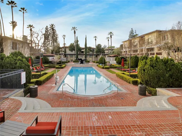 $3,100,000 | 112 South Orange Grove Boulevard, Unit 109, Pasadena, CA 91105