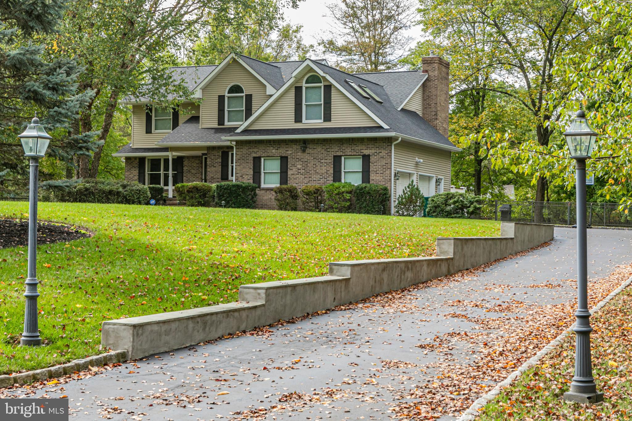 6 Nelson Ridge Road Princeton, NJ 08540 - Photo 41 of 41 a front view of a house with a yard