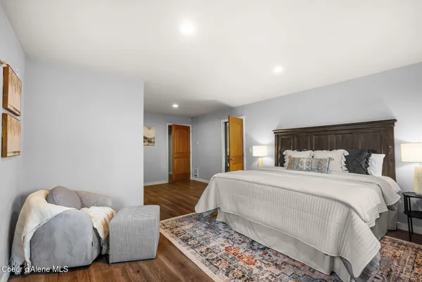 $650,000 | 526 Mountain View Road, Clark Fork, ID 83811