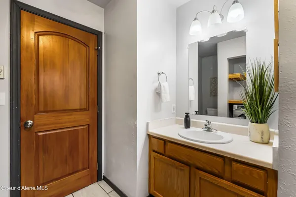 $650,000 | 526 Mountain View Road, Clark Fork, ID 83811