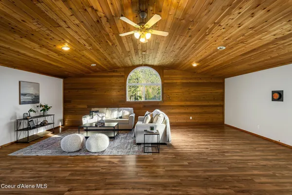 $650,000 | 526 Mountain View Road, Clark Fork, ID 83811