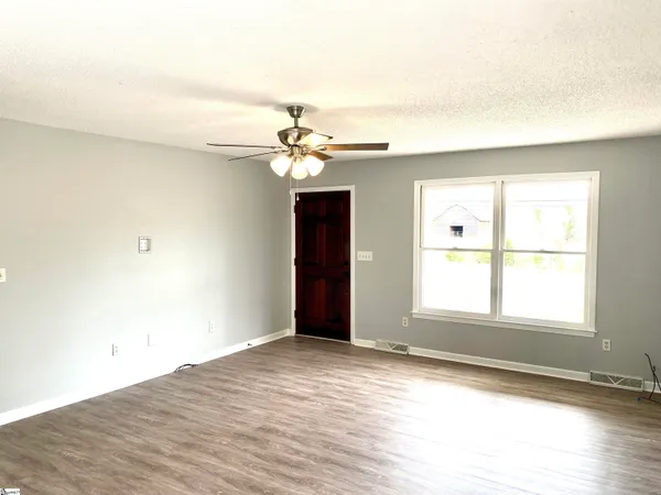 $2,600 | 426 Anderson Ridge Road, Greer, SC 29651