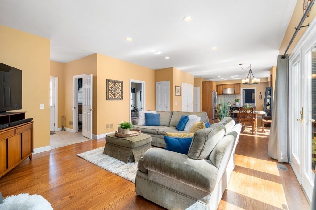 42 Oxbow Road Wayland, MA 01778 - Photo 13 of 41