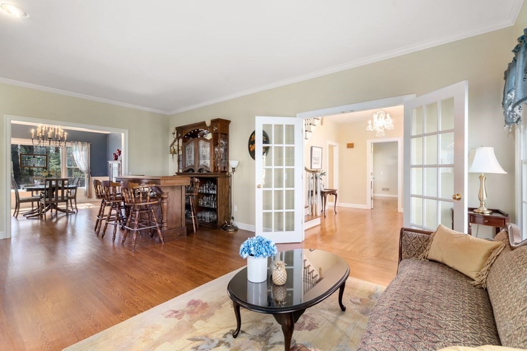42 Oxbow Road Wayland, MA 01778 - Photo 16 of 41