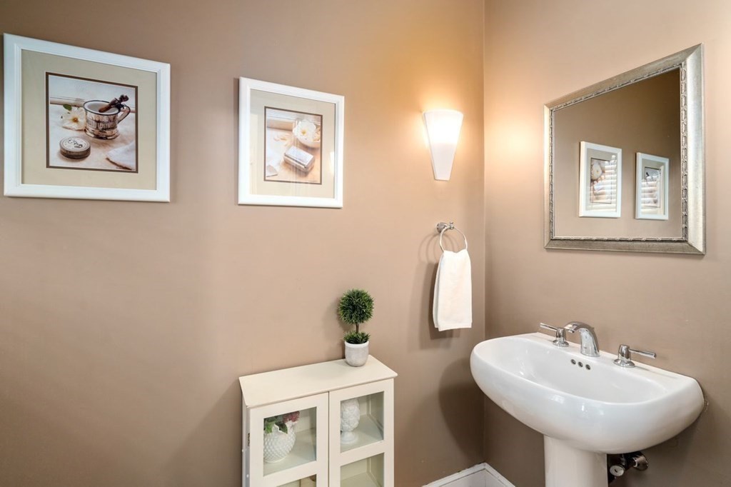 42 Oxbow Road Wayland, MA 01778 - Photo 20 of 41