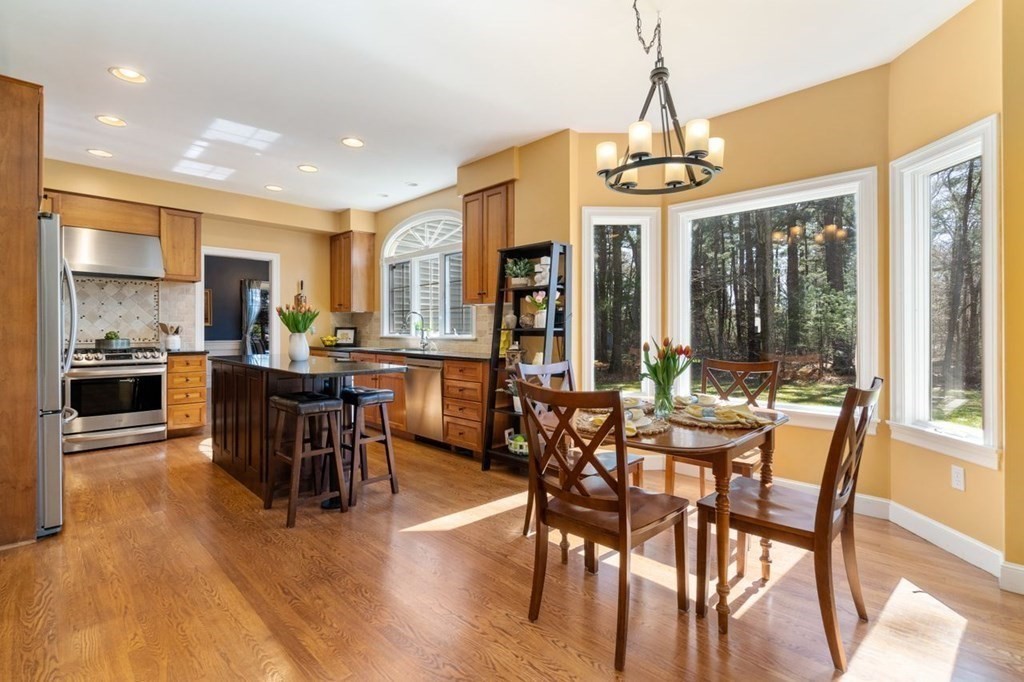 42 Oxbow Road Wayland, MA 01778 - Photo 9 of 41