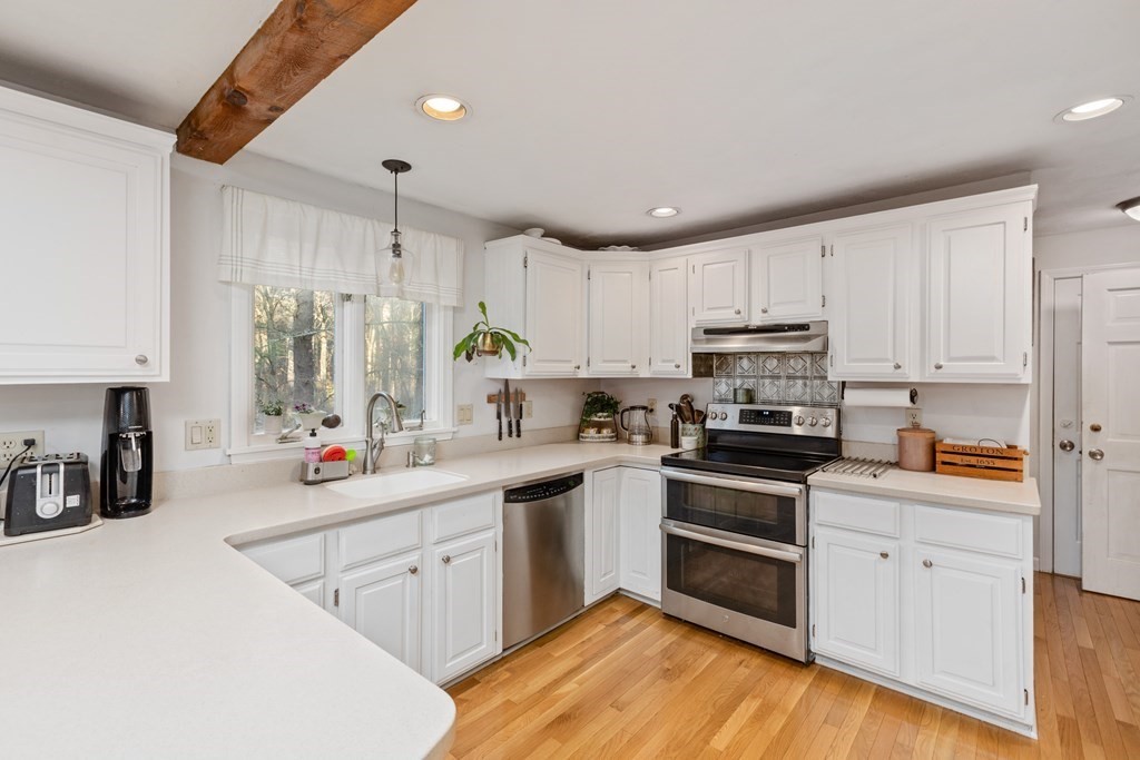 170 Hill Road Groton, MA 01450 - Photo 8 of 21