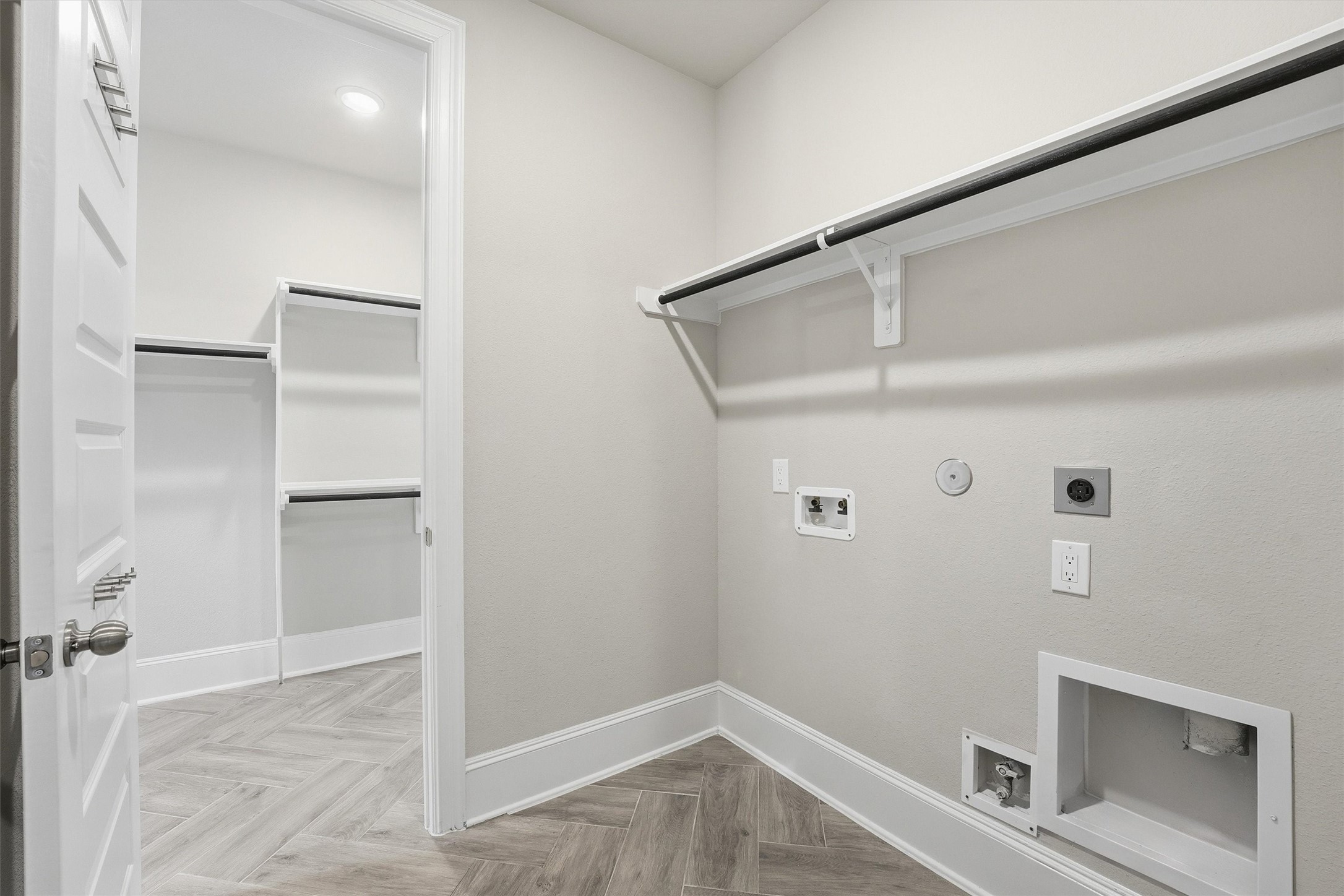 8673 Burdekin Road Magnolia, TX 77354 - Photo 31 of 50 Laundry room view into the priamry closet