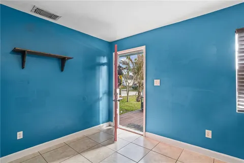 $240,000 | 1255 16th Avenue Southwest, Vero Beach, FL 32962