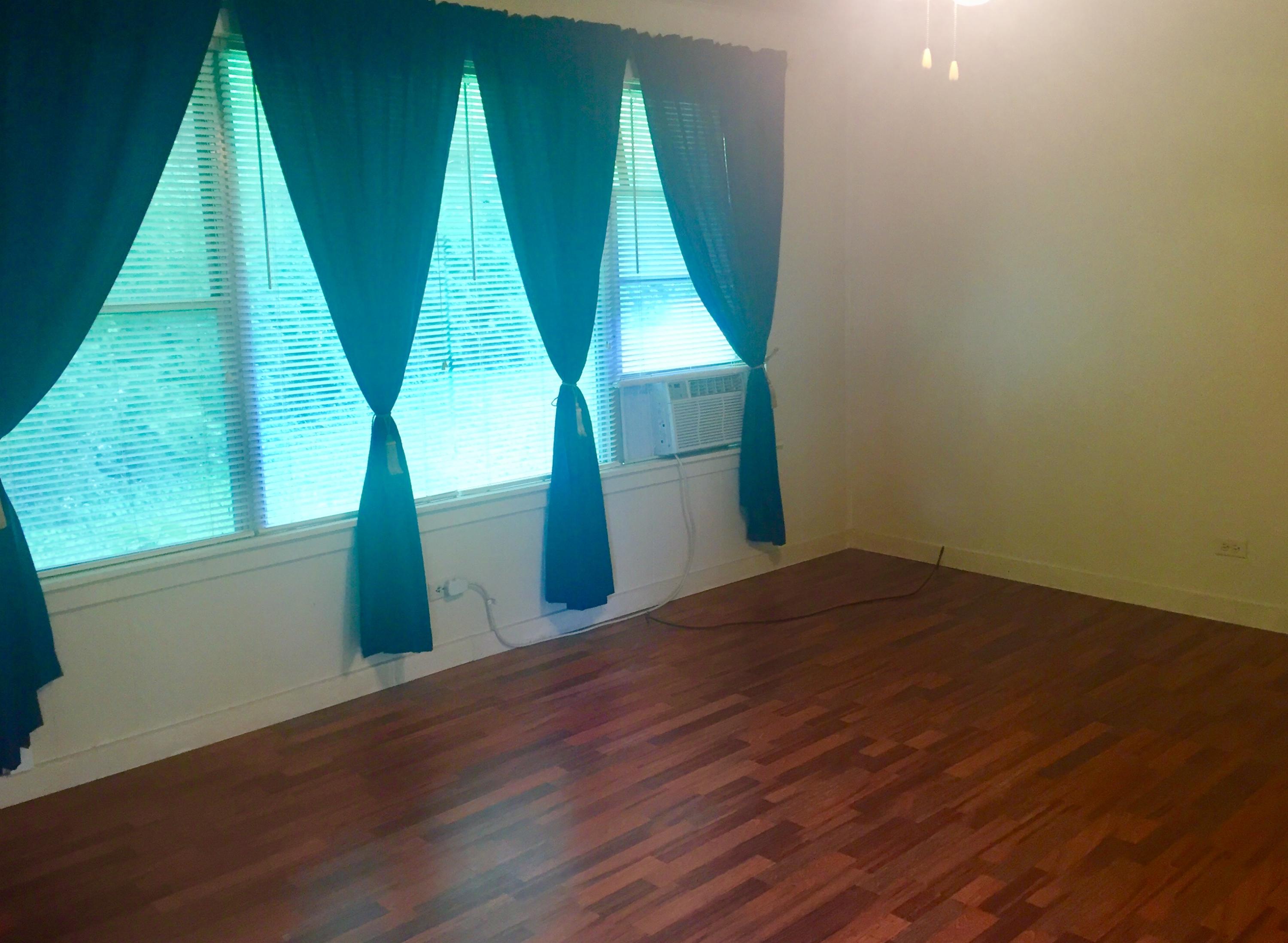 129-131 Marquette Road Oak Ridge, TN 37830 - Photo 7 of 11 Living Room