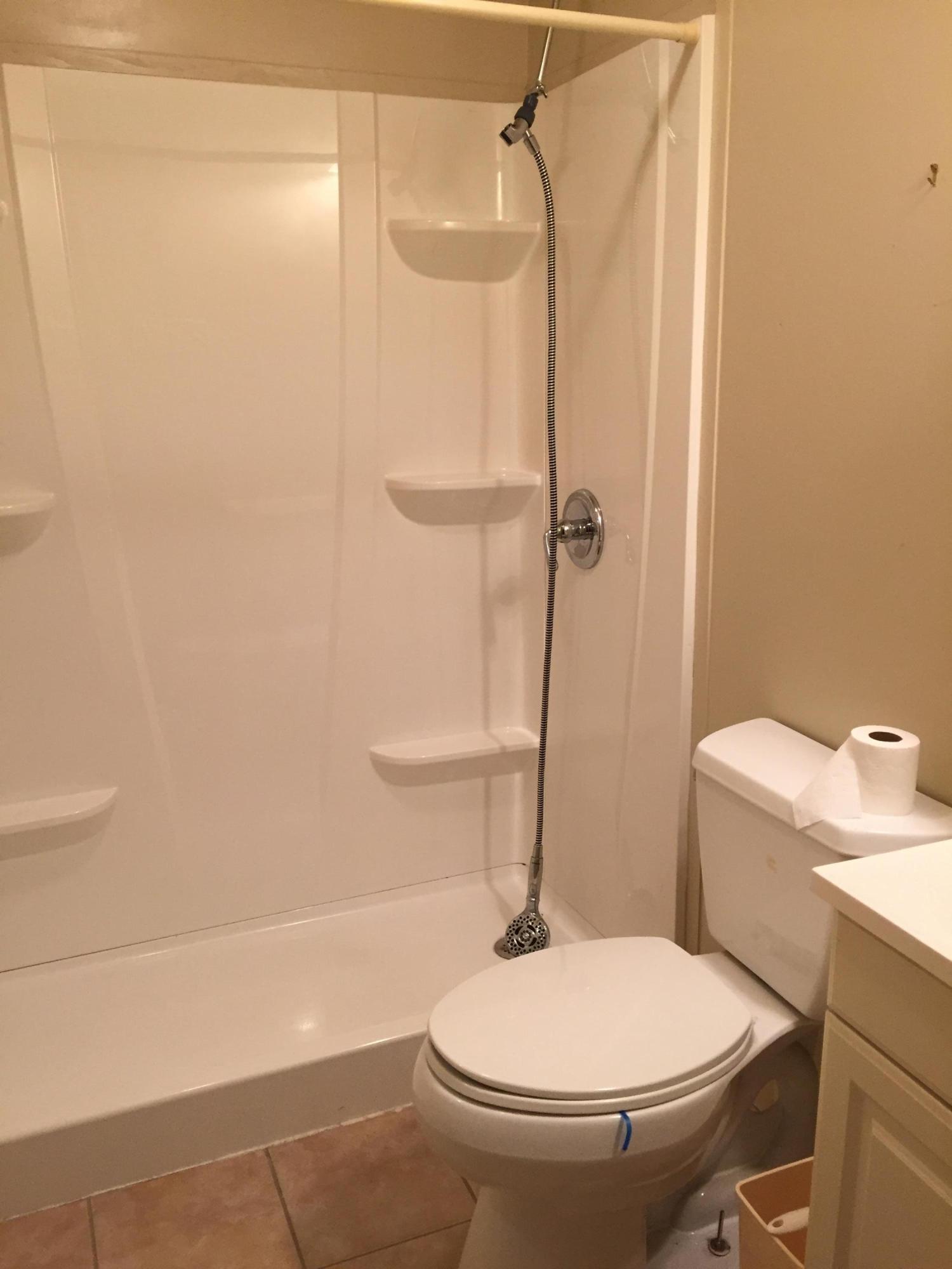 129-131 Marquette Road Oak Ridge, TN 37830 - Photo 8 of 11 131 Bathroom