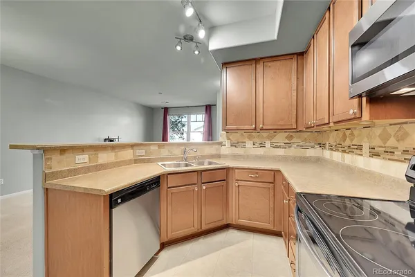 $319,900 | 10533 Paris Street, Unit 606, Commerce City, CO 80640