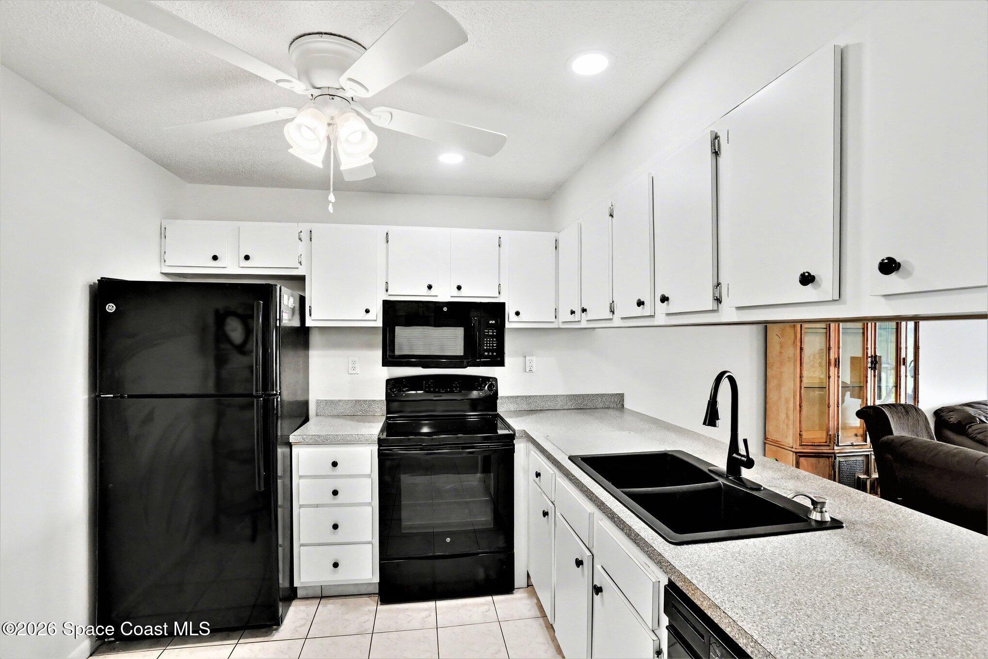 2727 North Wickham Road, Unit 20211 Melbourne, FL 32935 - Photo 7 of 18 Kitchen
