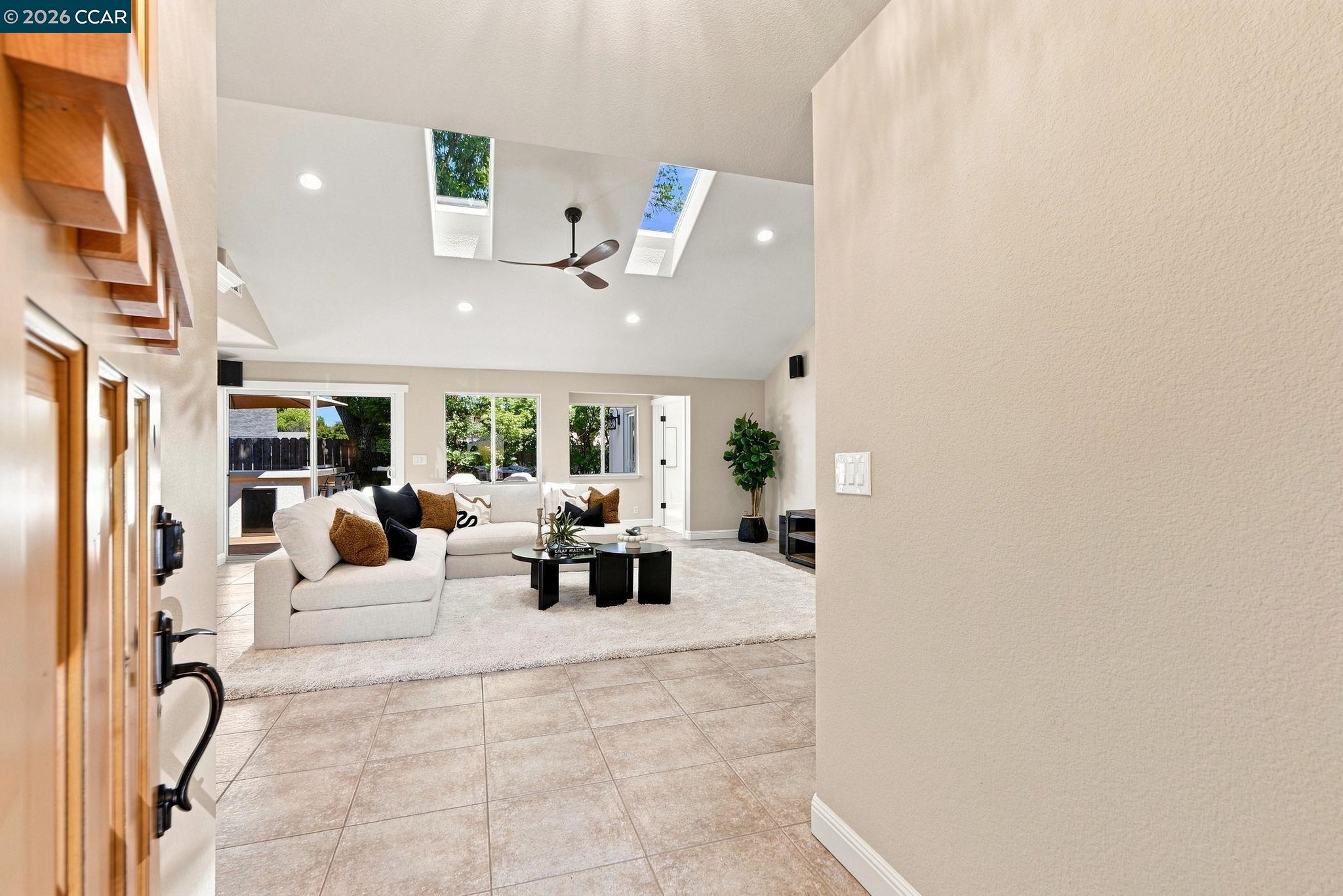 73 Randolph Place San Ramon, CA 94583 - Photo 3 of 58 Gallery Image 3