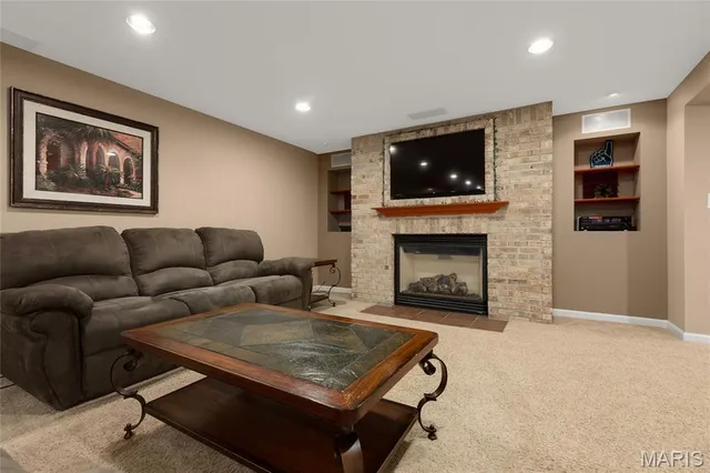 $425,000 | 3901 Rocky Mound Drive, Wentzville, MO 63385