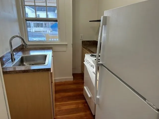 $1,650 | 65 Park Street, Unit 1, Newport, NH 03773