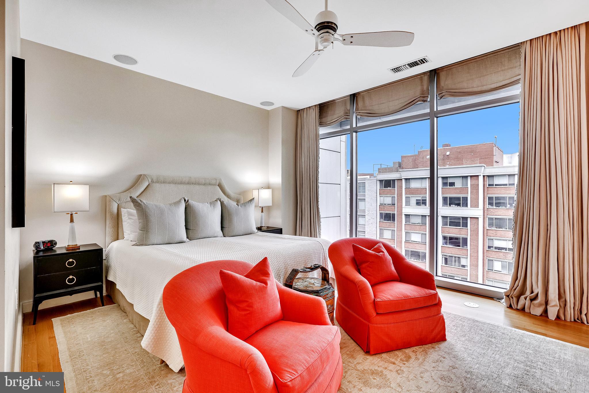 1177 22nd Street Northwest, Unit 7G Washington, DC 20037 - Photo 11 of 33 Owner's Bedroom