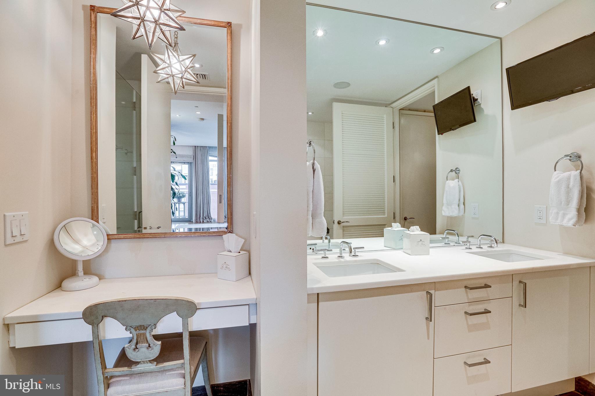 1177 22nd Street Northwest, Unit 7G Washington, DC 20037 - Photo 12 of 33 Owner's en-suite Bath with separate vanity area