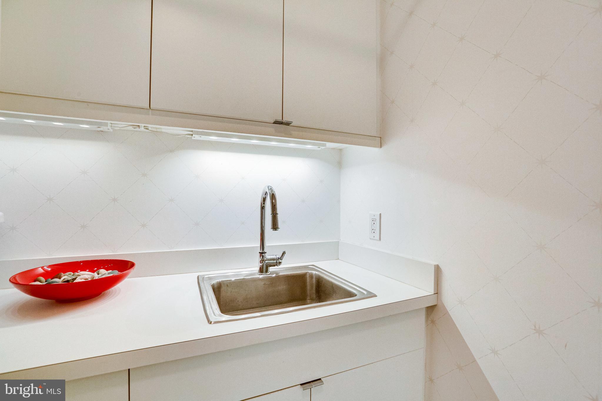 1177 22nd Street Northwest, Unit 7G Washington, DC 20037 - Photo 20 of 33 Separate sink in laundry room