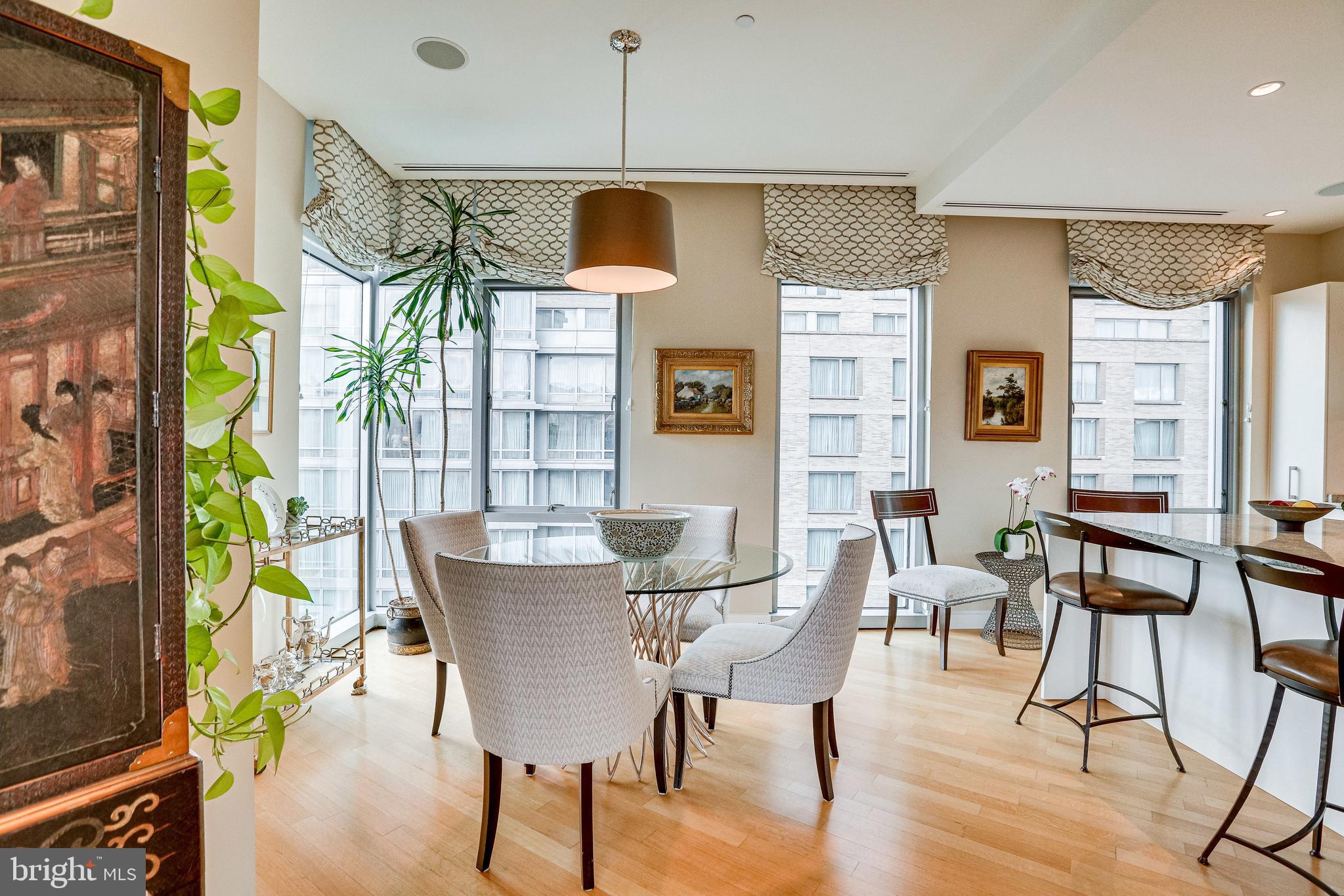 1177 22nd Street Northwest, Unit 7G Washington, DC 20037 - Photo 7 of 33 Breakfast Room off of Kitchen