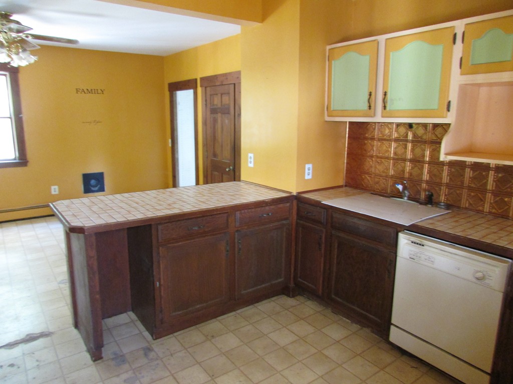 60 Brookfield Road Charlton, MA 01507 - Photo 7 of 14