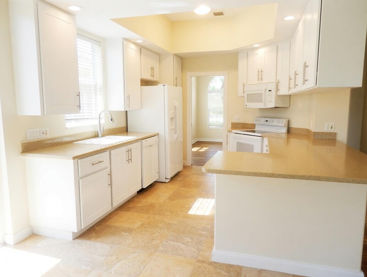 11547 Southwest Rockingham Drive Port St. Lucie, FL 34987 - Photo 11 of 45 Additional View Kitchen grok
