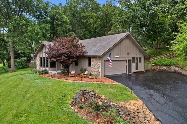 $625,000 | 1012 South Wyckford Street, Olathe, KS 66061