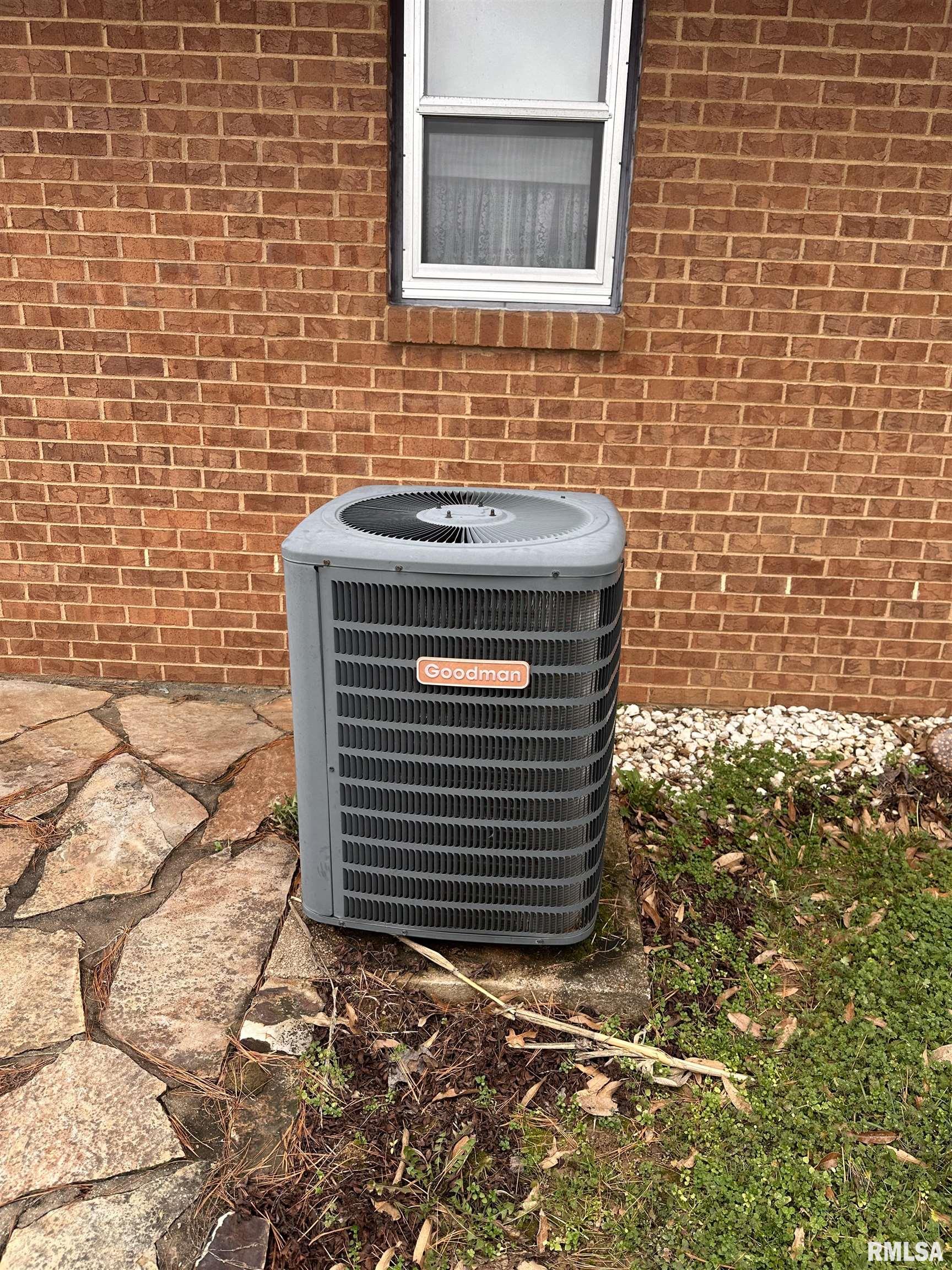 2290 Mt Pleasant Road Buncombe, IL 62912 - Photo 3 of 21