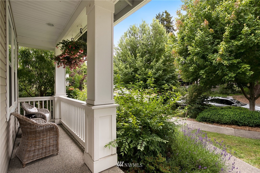6446 High Point Drive Southwest Seattle, WA 98126 - Photo 2 of 25 Gallery Image 2
