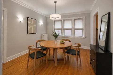 $159,000 | 242 South Maple Avenue, Unit 1W, Oak Park, IL 60302