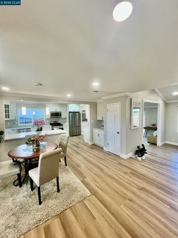 $879,000 | 124 Fuschia Court, Martinez, CA 94553