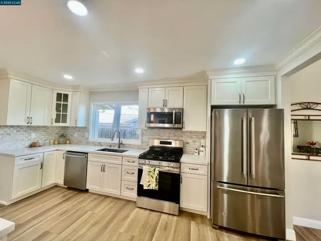 $879,000 | 124 Fuschia Court, Martinez, CA 94553