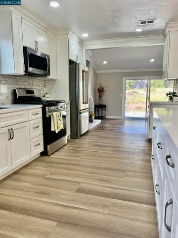 $879,000 | 124 Fuschia Court, Martinez, CA 94553