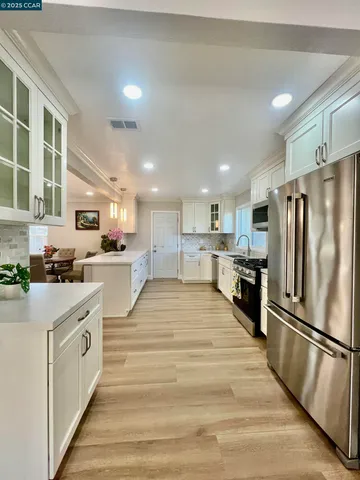 $879,000 | 124 Fuschia Court, Martinez, CA 94553