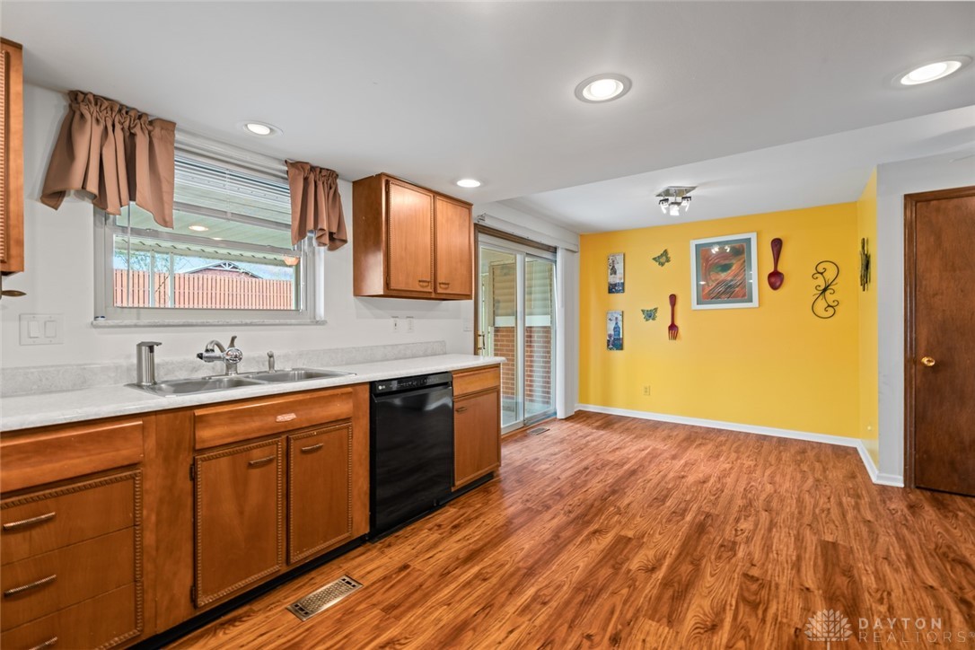 2342 Fox Run Road Dayton, OH 45459 - Photo 3 of 32 Gallery Image 3