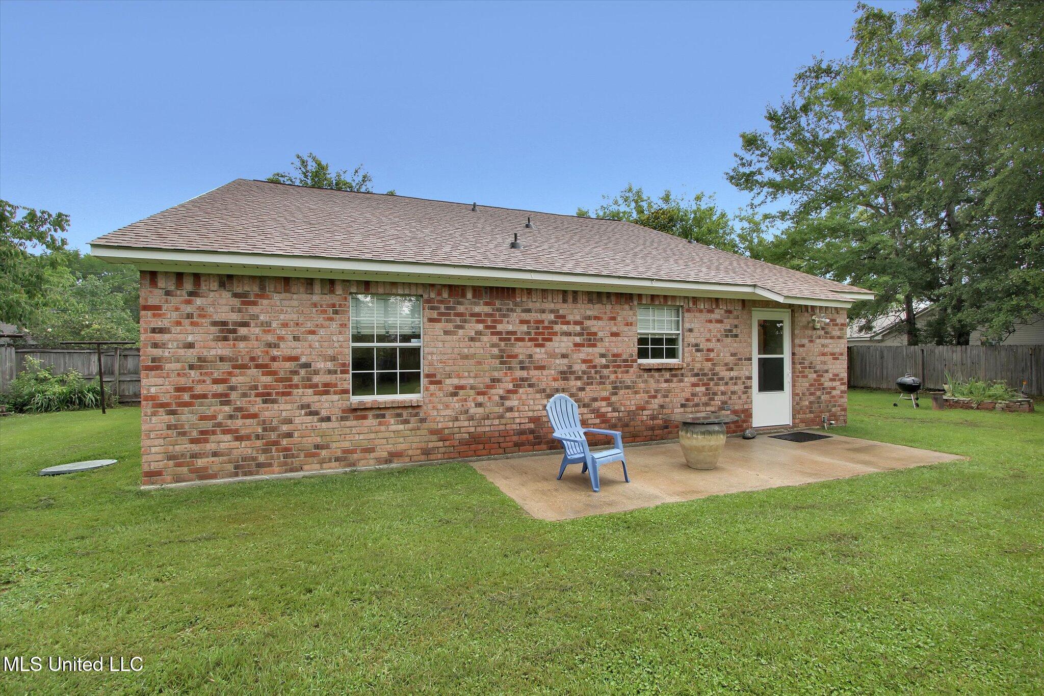 8809 Old Walnut Road Ocean Springs, MS 39564 - Photo 28 of 30 Side view back of home