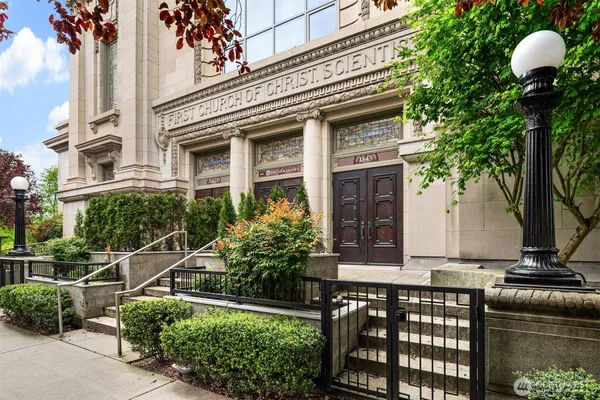 $2,250,000 | 1845 16th Avenue, Seattle, WA 98122