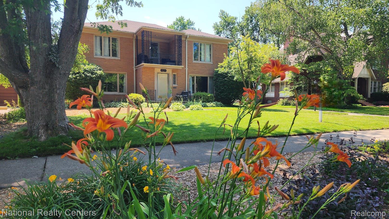 821 Pemberton Road Grosse Pointe, MI 48230 - Photo 1 of 70 Front from side 2.jpg